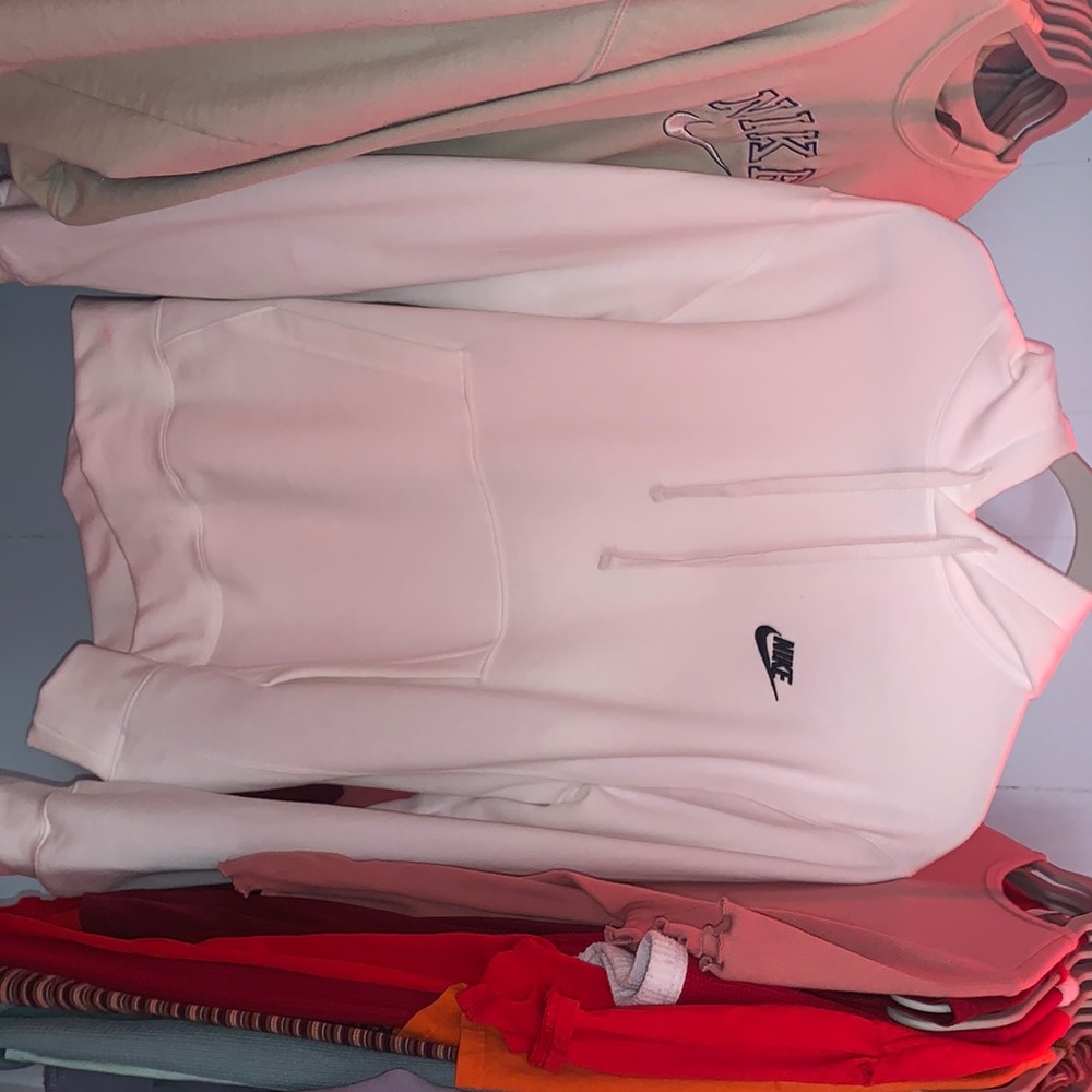 white nike hoodie